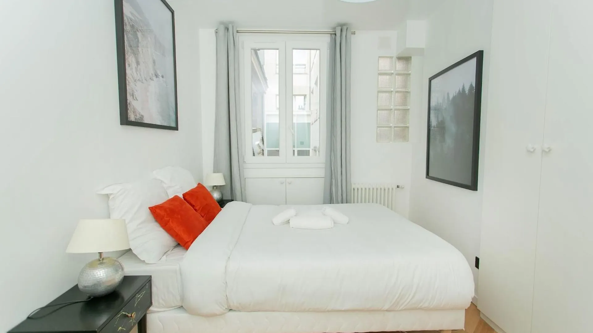 Haussmann - 2Br Near Champs-Elysees - Cityapartmentstay Paris 0*,  França
