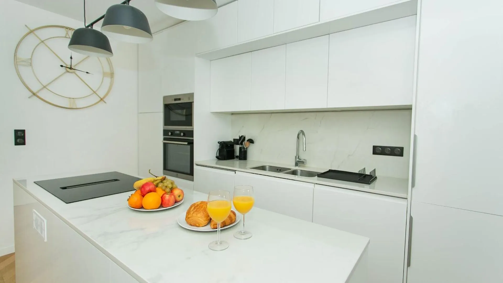 Appartement Haussmann - 2Br Near Champs-Elysees - Cityapartmentstay Parijs Frankrijk