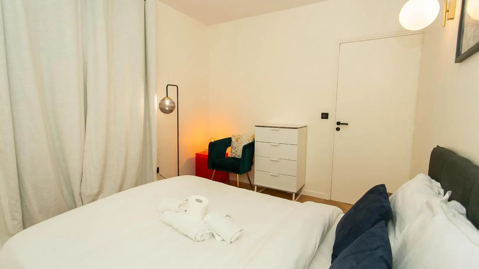 Haussmann - 2Br Near Champs-Elysees - Cityapartmentstay Párizs