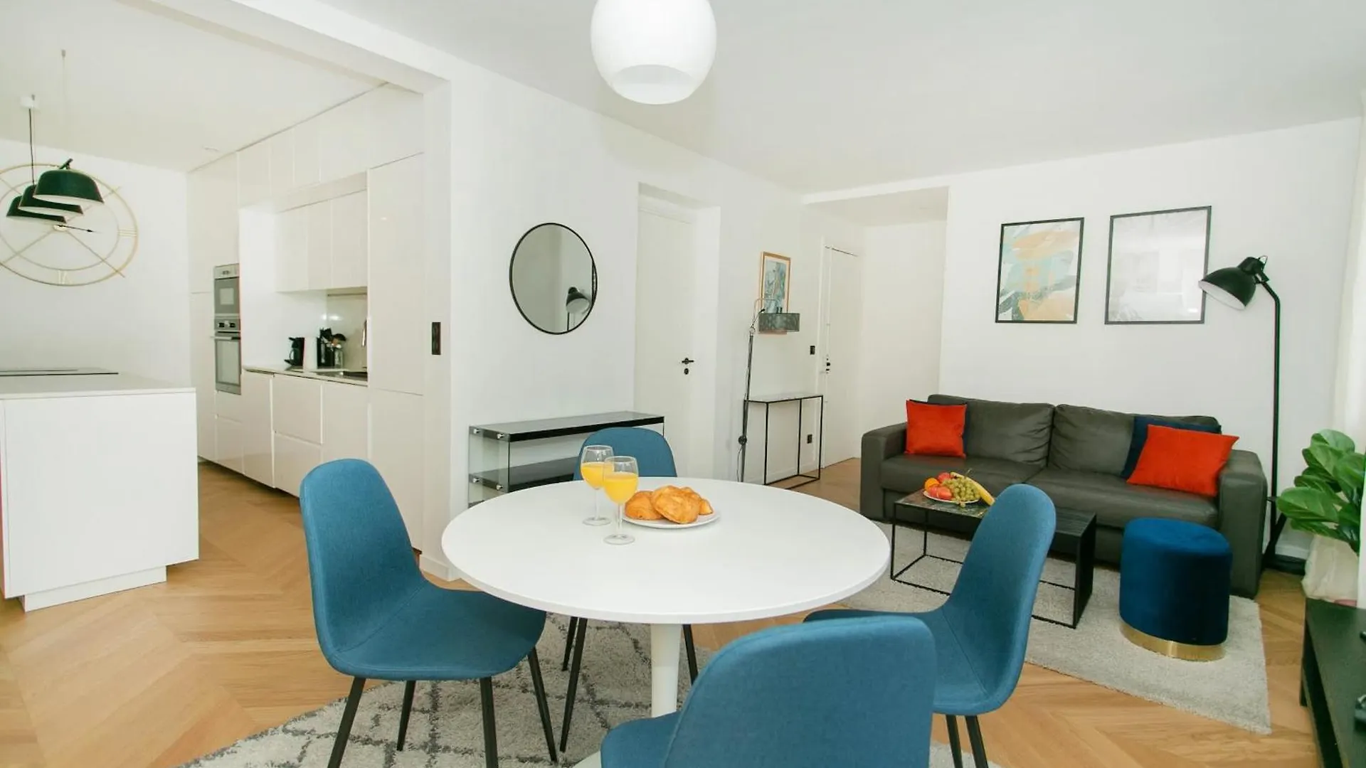 Haussmann - 2Br Near Champs-Elysees - Cityapartmentstay Párizs
